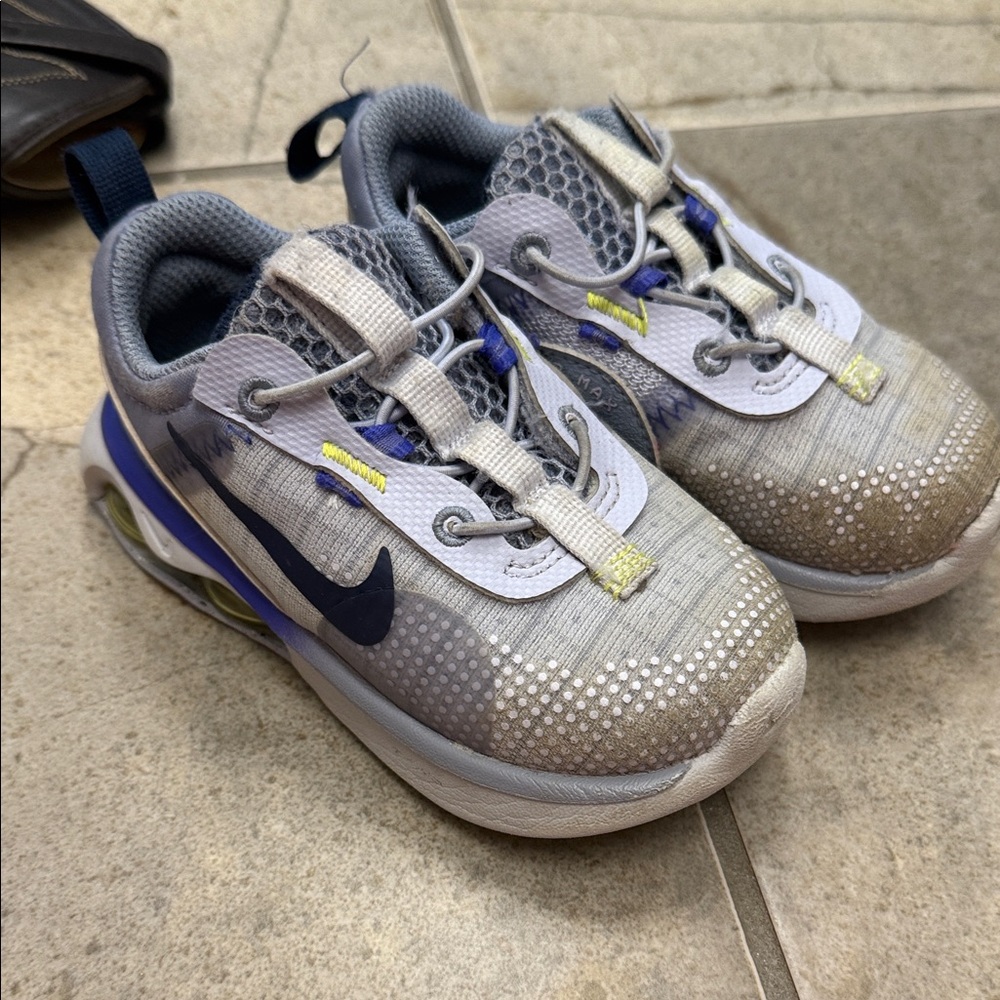 Nike Kids Sneakers in Gray and Blue